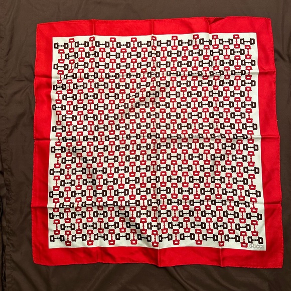 Gucci Large Scarf horsebit pattern Red Beige 83x81cm Silk Vintage - Picture 2 of 11